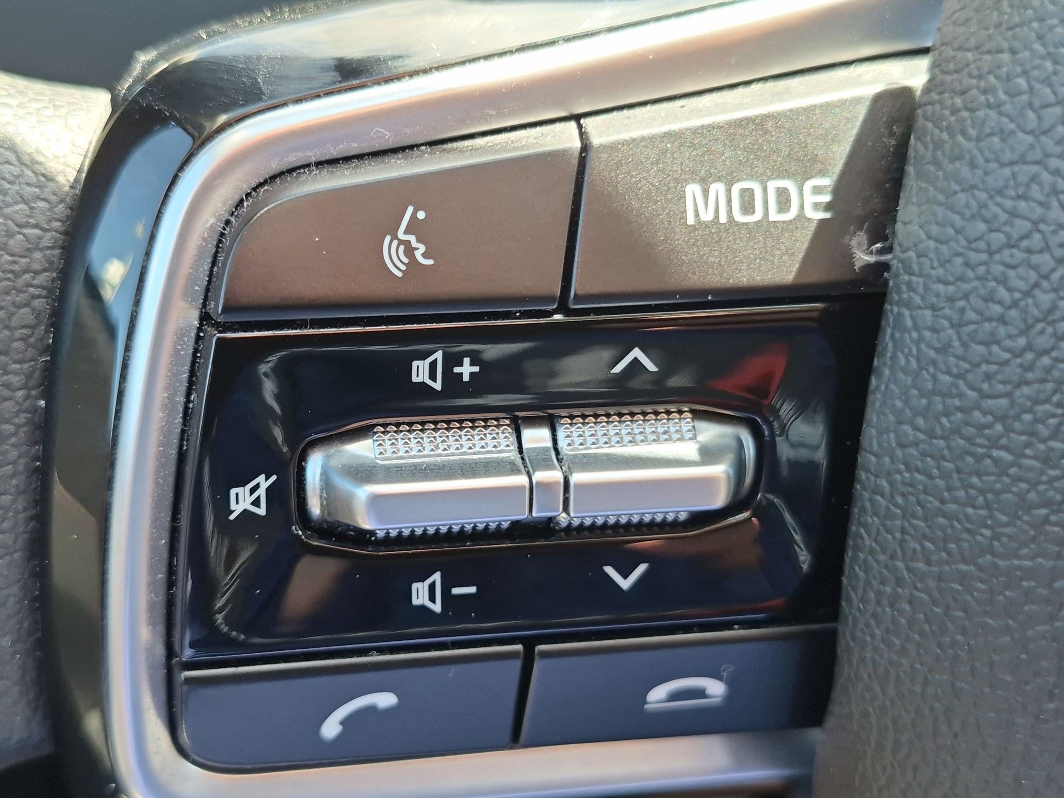 Certified 2023 Kia Sorento LX FWD image 16