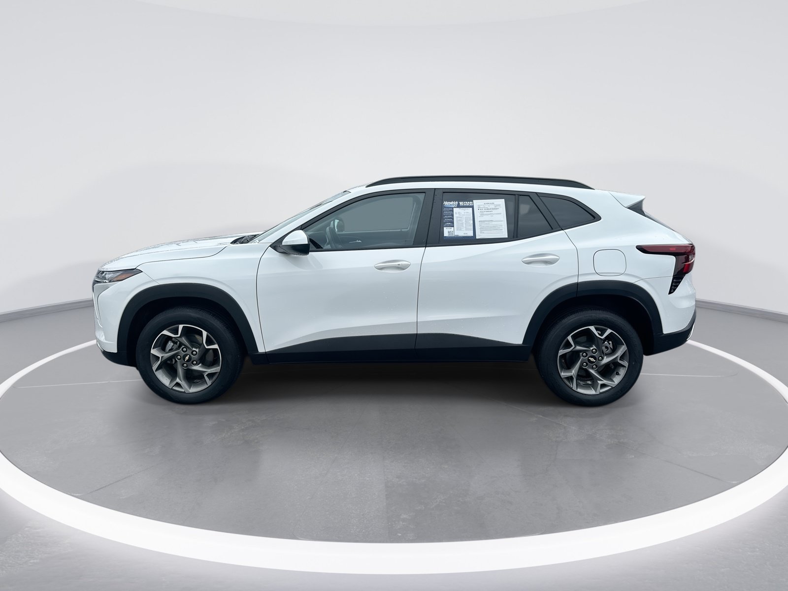 Used 2025 Chevrolet Trax LT w/ LT Convenience Package FWD image 6