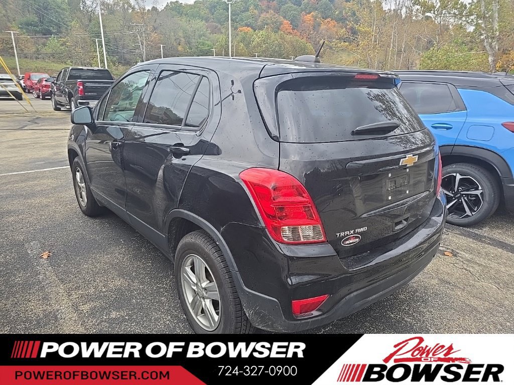 Used 2022 Chevrolet Trax LS w/ Tint and Cruise Package AWD/4WD image 6