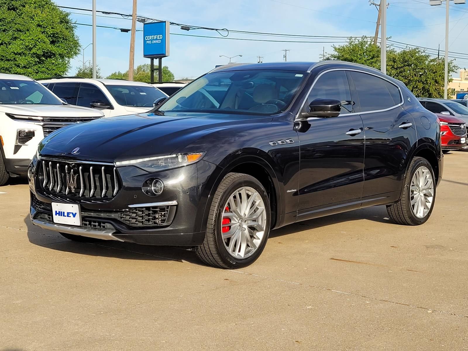 Used 2019 Maserati Levante GranLusso image 2