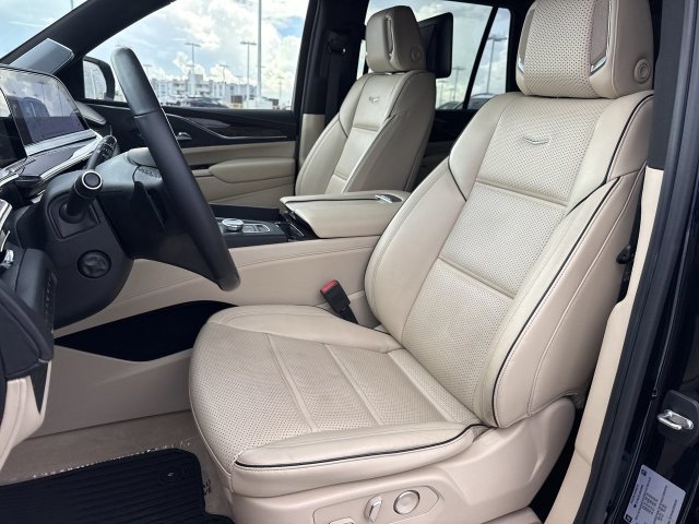 Used 2021 Cadillac Escalade Premium Luxury w/ Driver Assist Tech Package AWD/4WD image 11