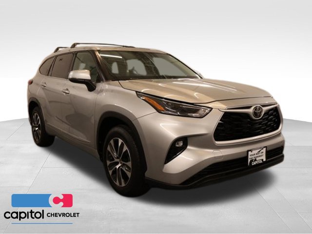 Used 2022 Toyota Highlander XLE