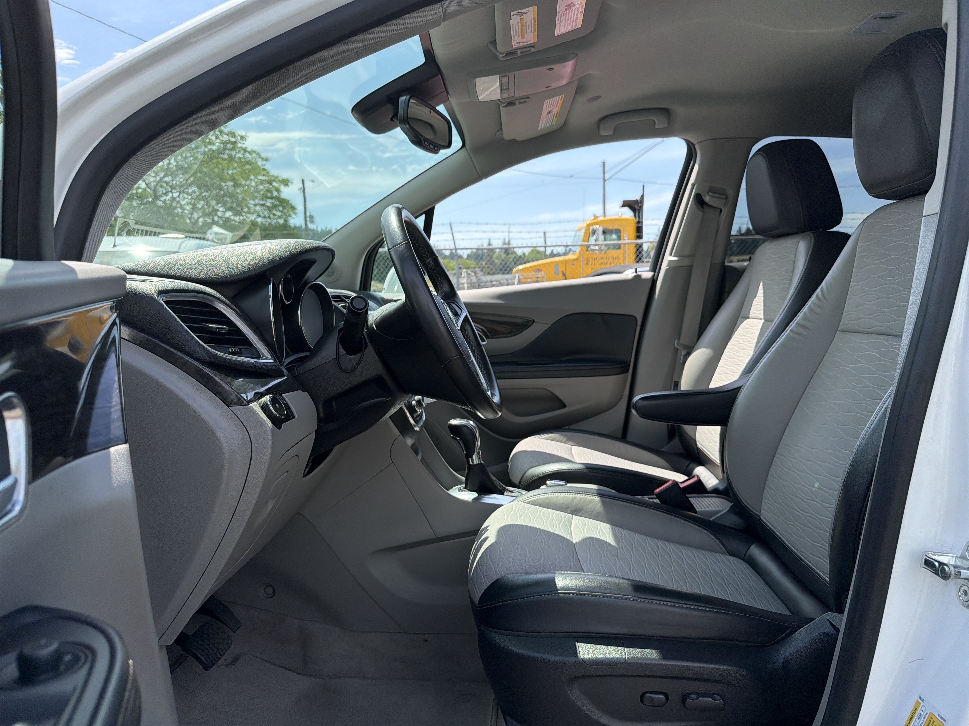 Used 2016 Buick Encore Convenience FWD image 8