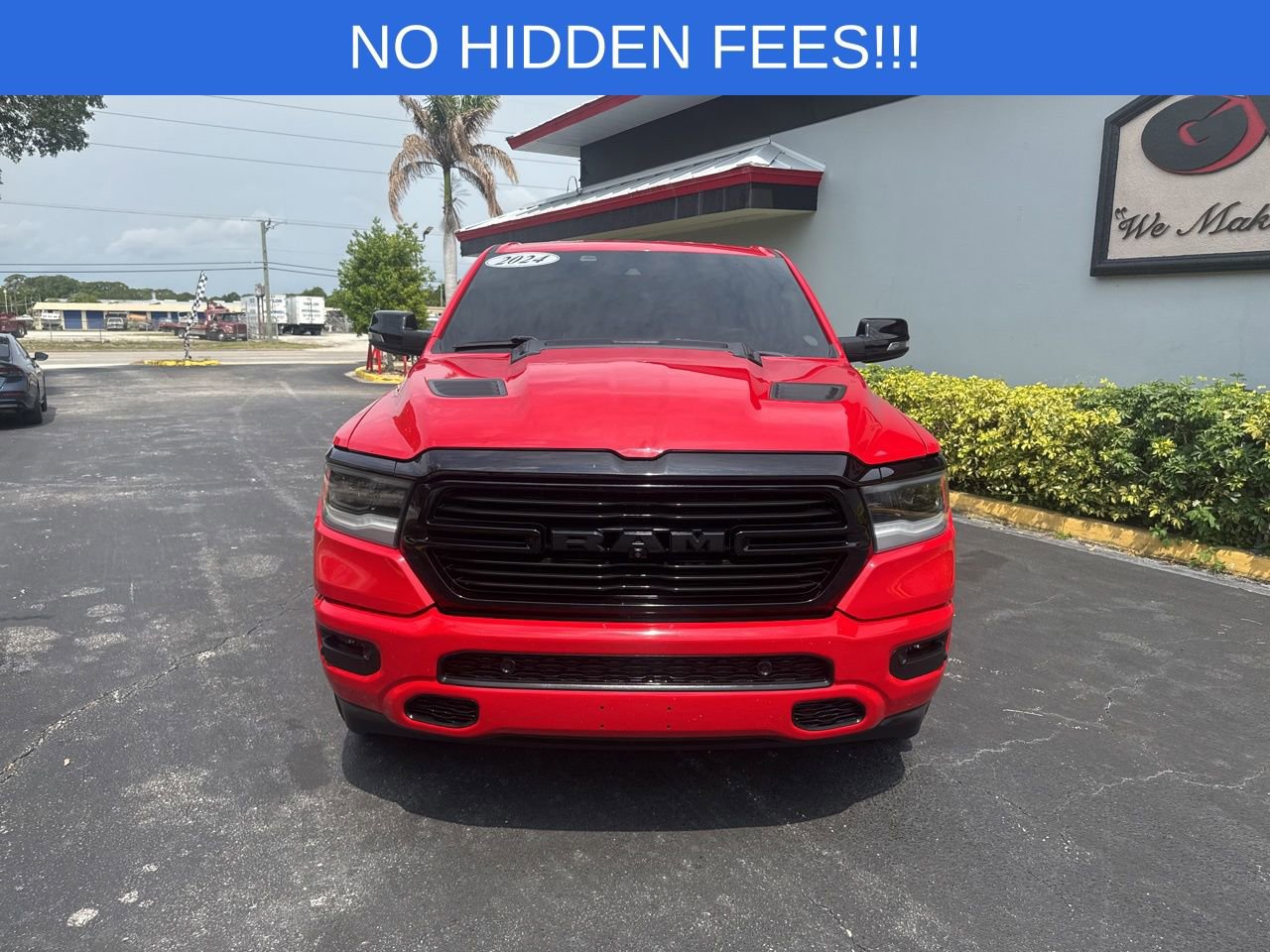 Used 2024 RAM 1500 Laramie AWD/4WD image 3