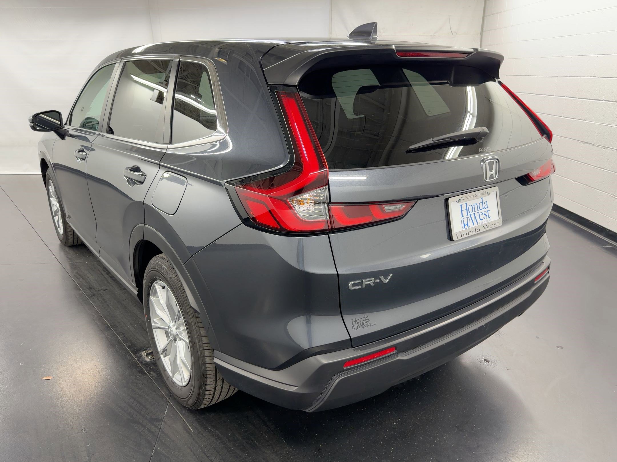 Used 2025 Honda CR-V EX image 3