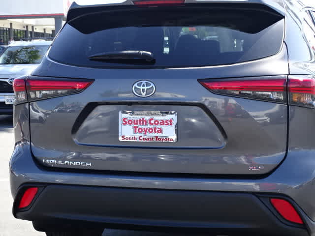 Used 2023 Toyota Highlander XLE FWD image 15