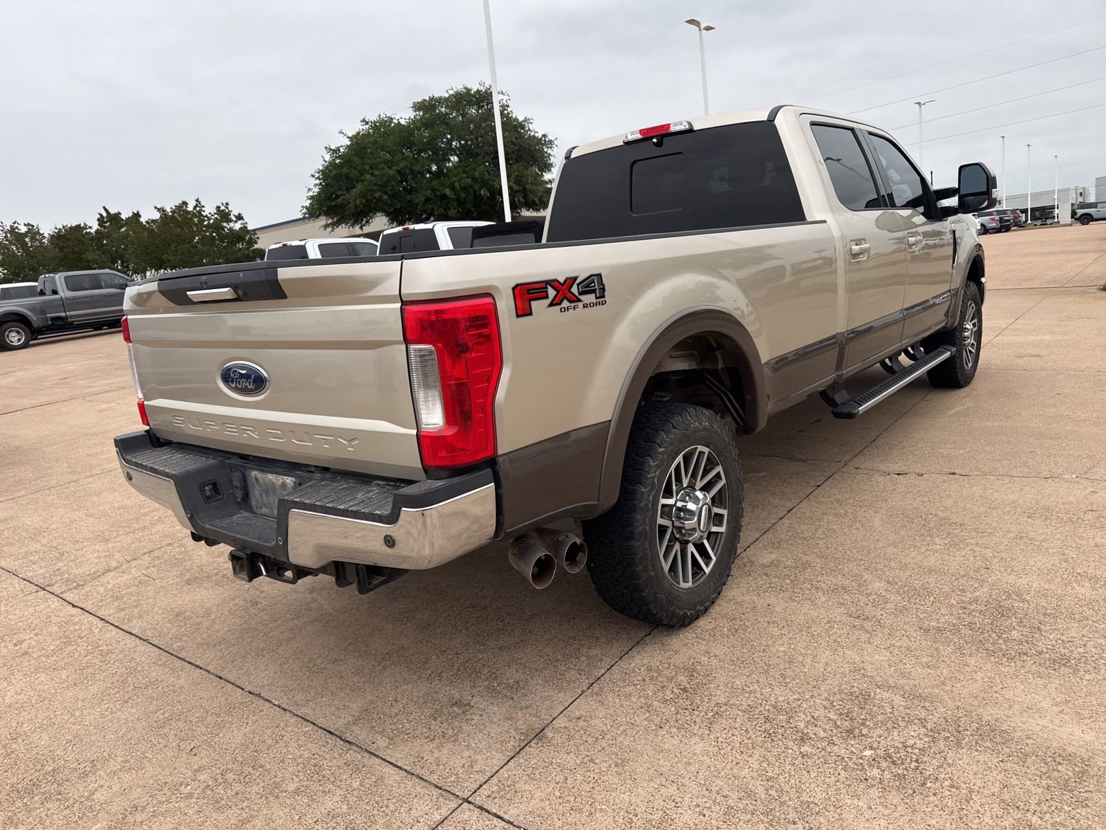 Used 2017 Ford F350 Lariat w/ Lariat Value Package AWD/4WD image 7