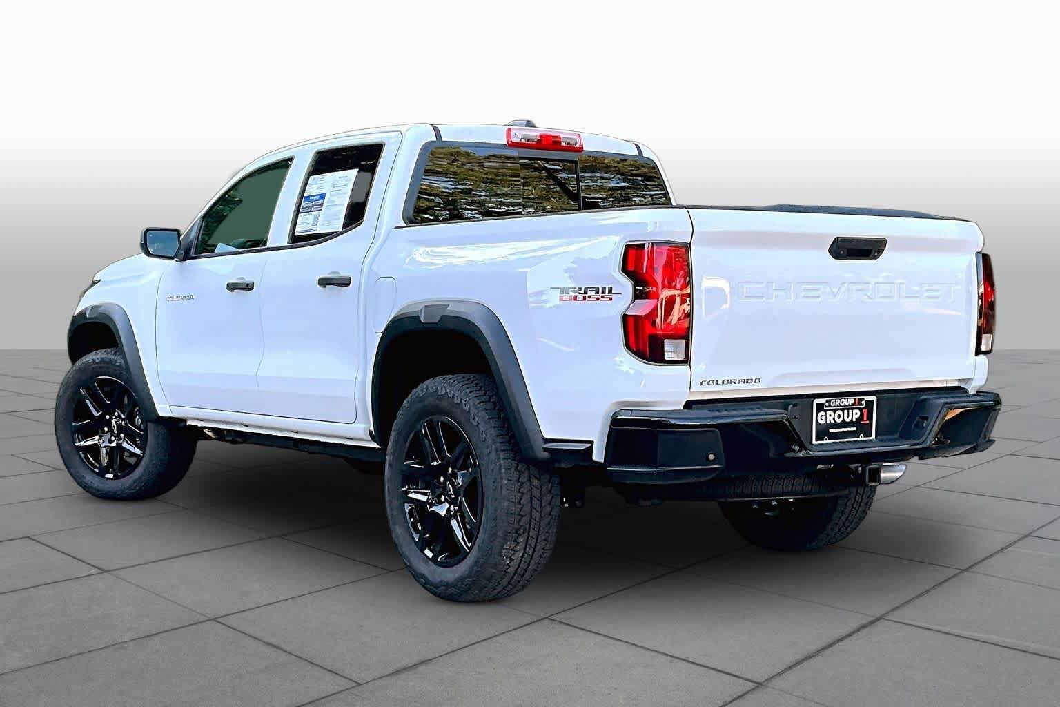 Used 2025 Chevrolet Colorado Trail Boss AWD/4WD image 12