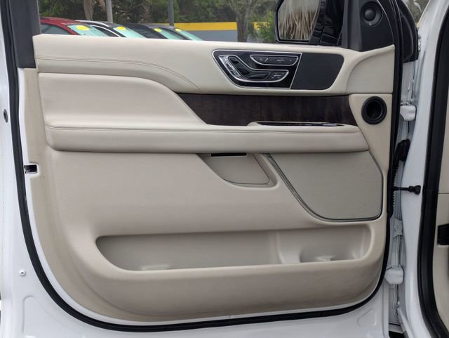 Used 2018 Lincoln Navigator Reserve w/ Technology Package image 9