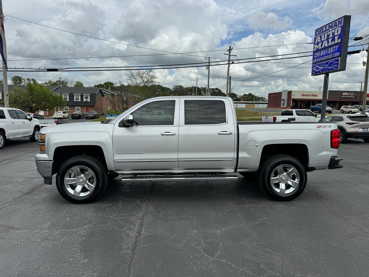 Used 2015 Chevrolet Silverado 1500 LTZ Z71 w/ LTZ Plus Package image 2