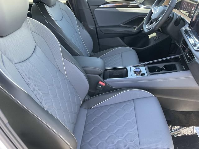 New 2026 Volkswagen Tiguan SE R-Line FWD image 28