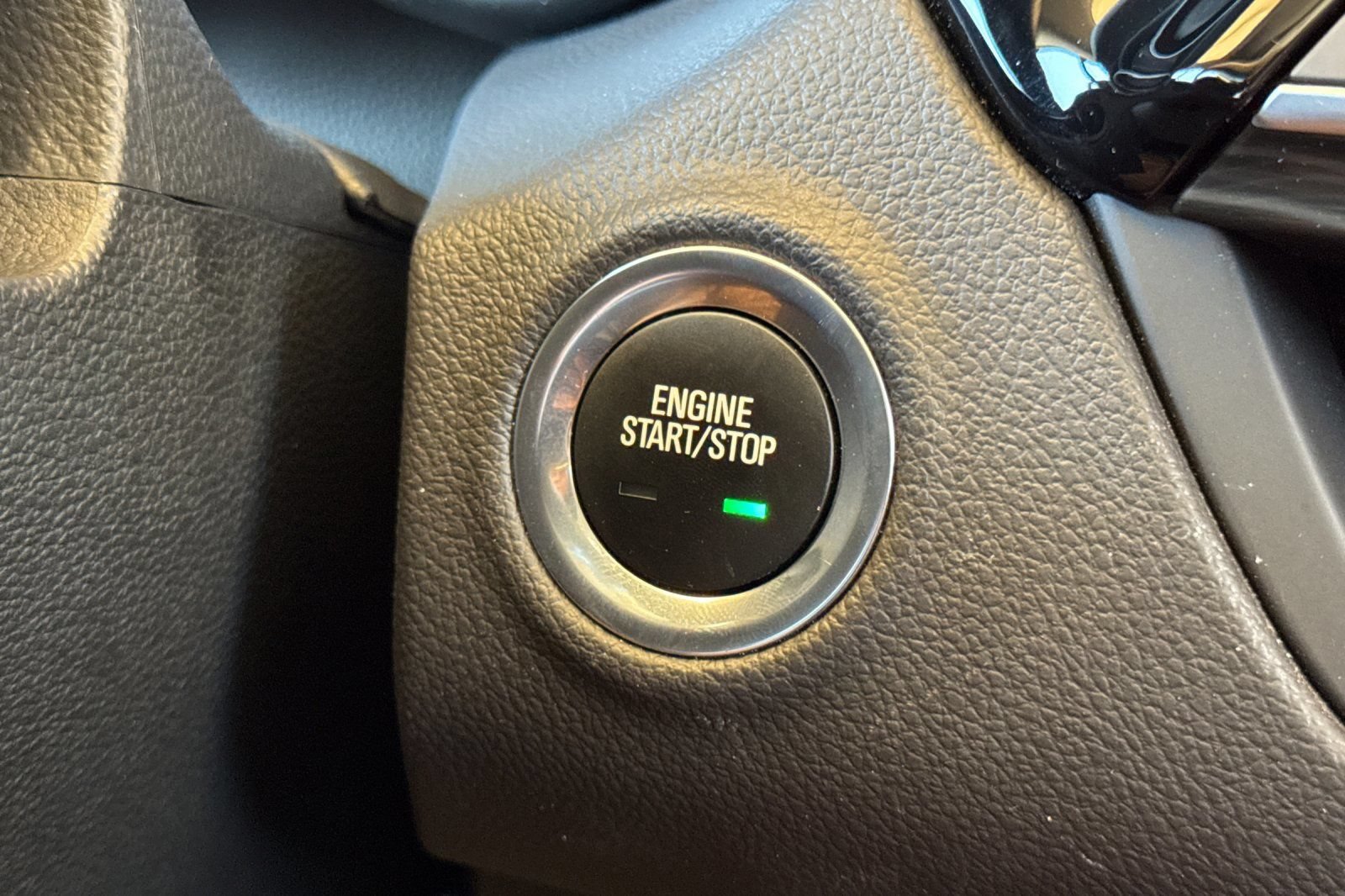 Certified 2020 Buick Envision Essence w/ LPO, Cargo Package FWD image 23