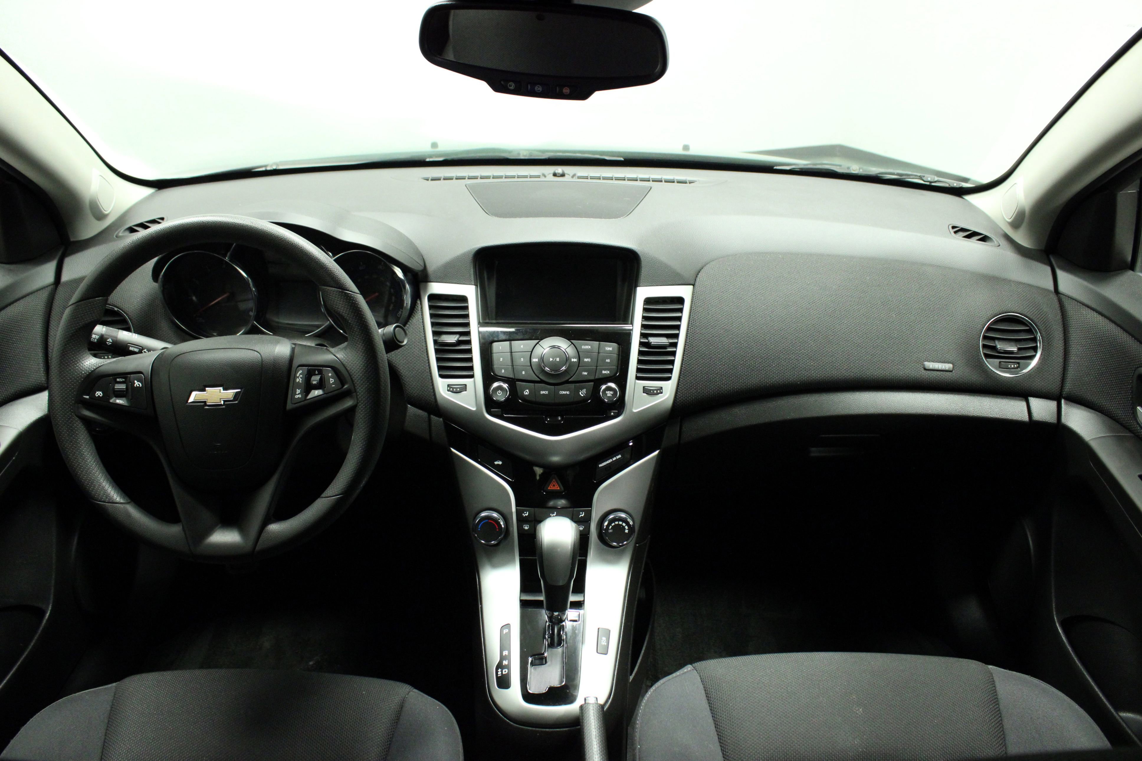 Used 2015 Chevrolet Cruze LT image 16