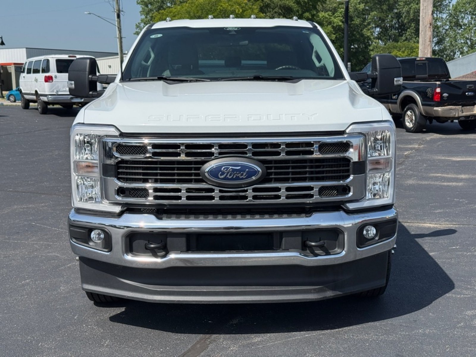 Used 2026 Ford F350 XLT AWD/4WD image 3