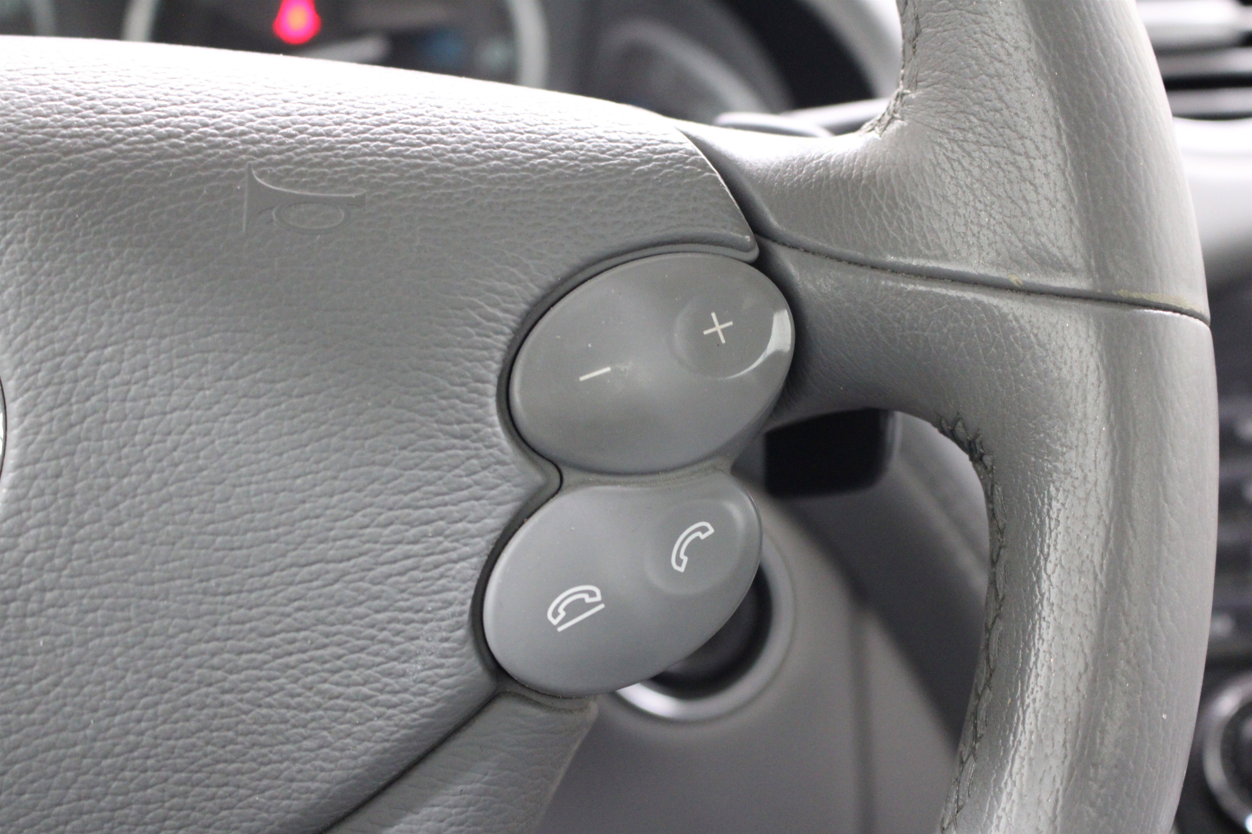 Used 2007 Mercedes-Benz SL 550 image 12