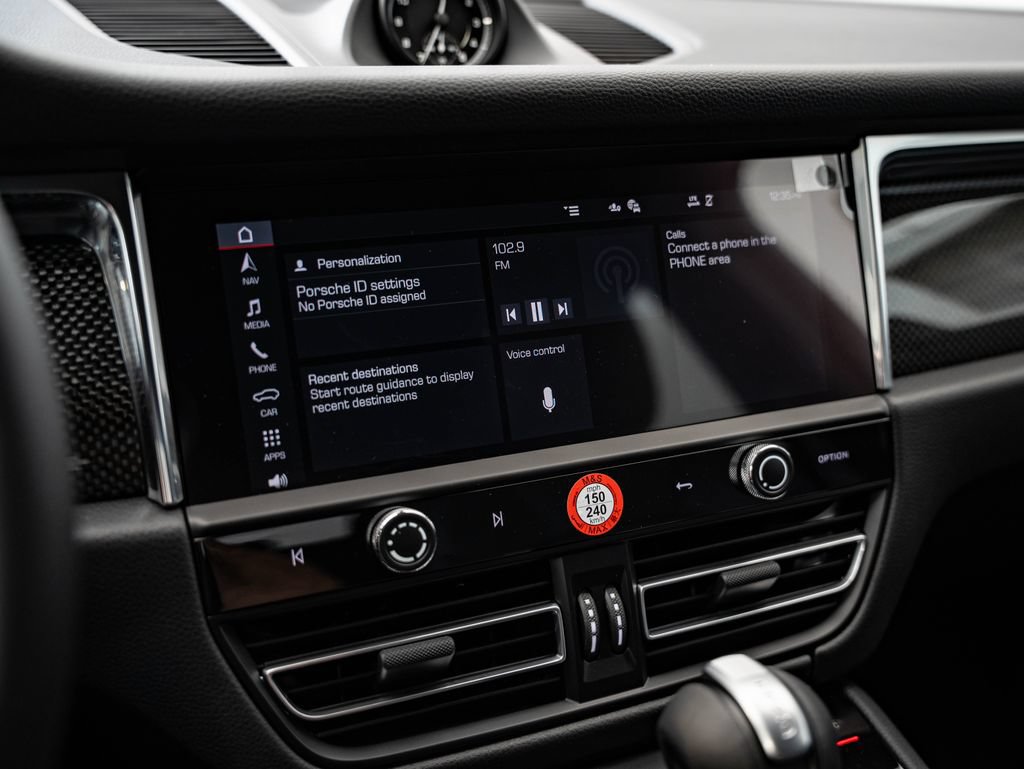 New 2026 Porsche Macan AWD/4WD image 32