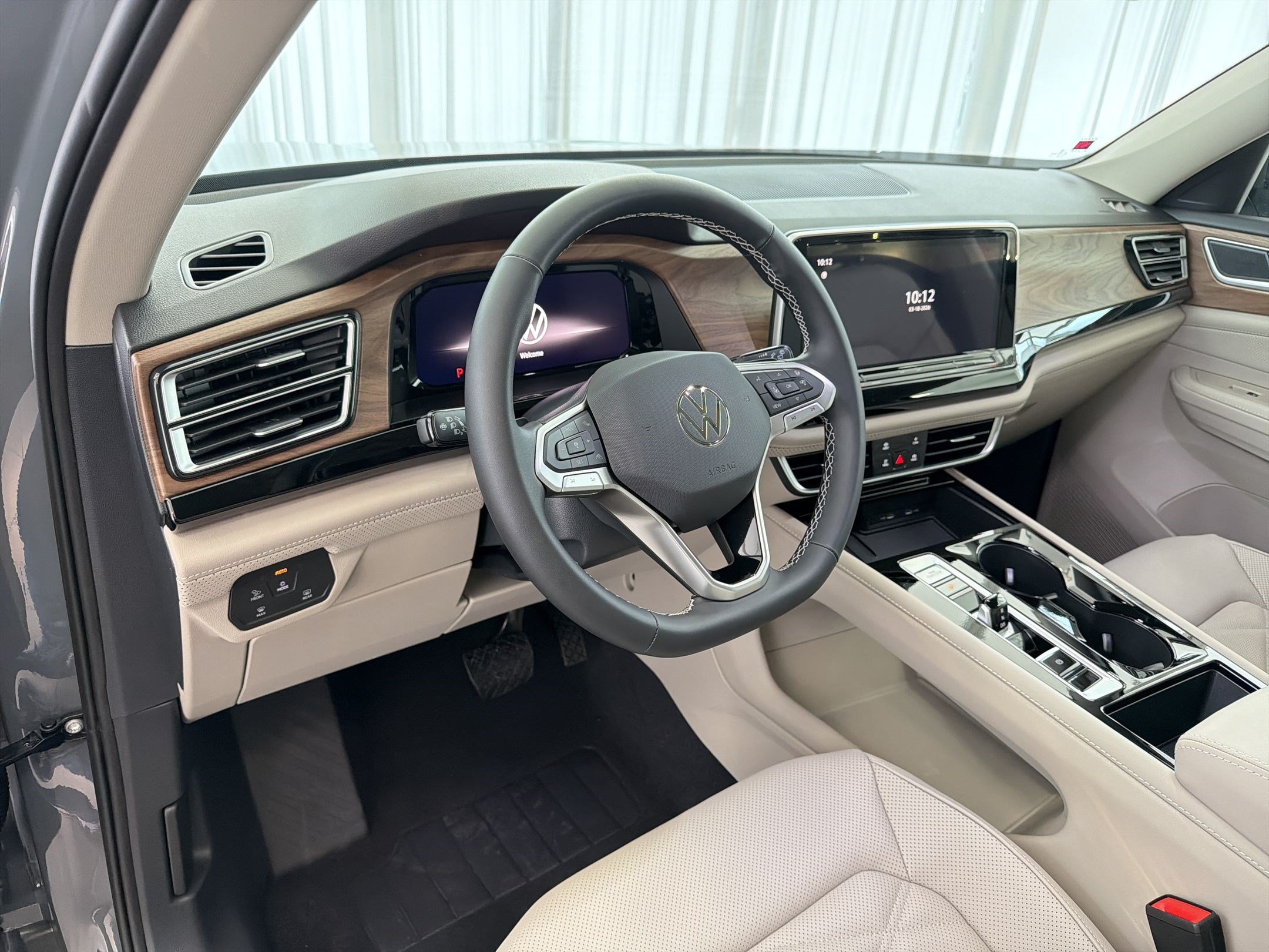 New 2026 Volkswagen Atlas SE FWD image 4