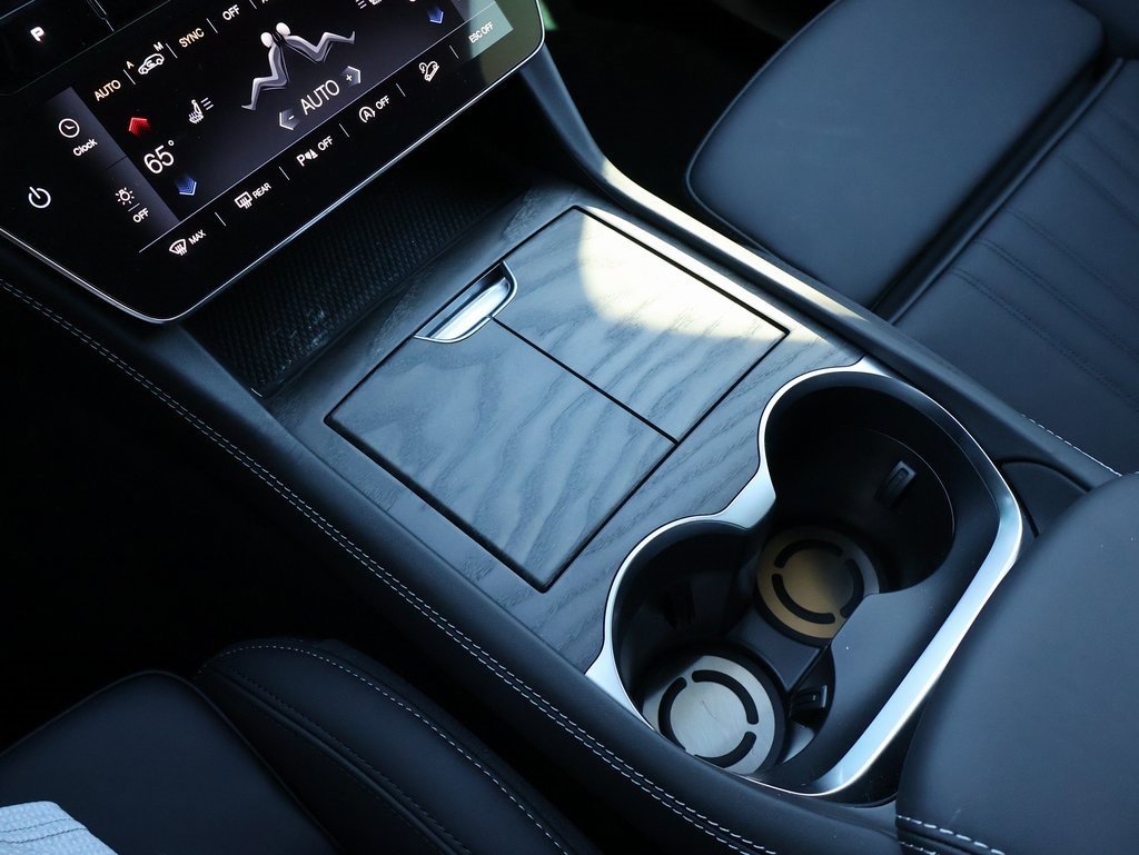 New 2025 Maserati Grecale GT image 28