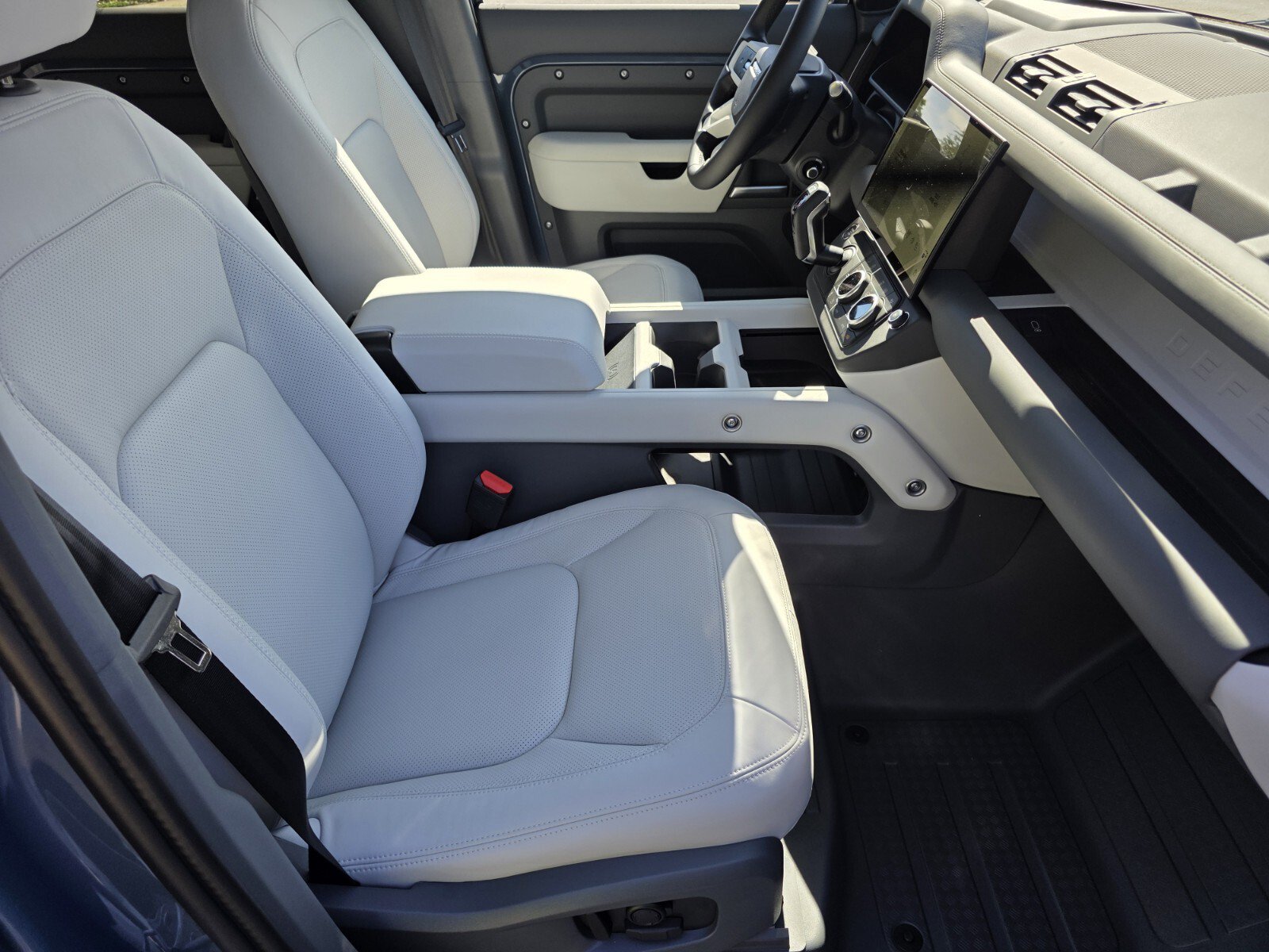 New 2026 Land Rover Defender 110 S AWD/4WD image 3