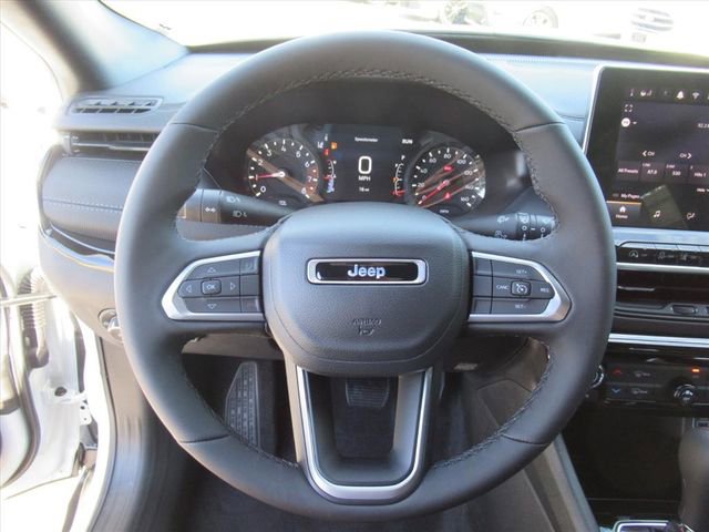 New 2026 Jeep Compass Latitude image 17