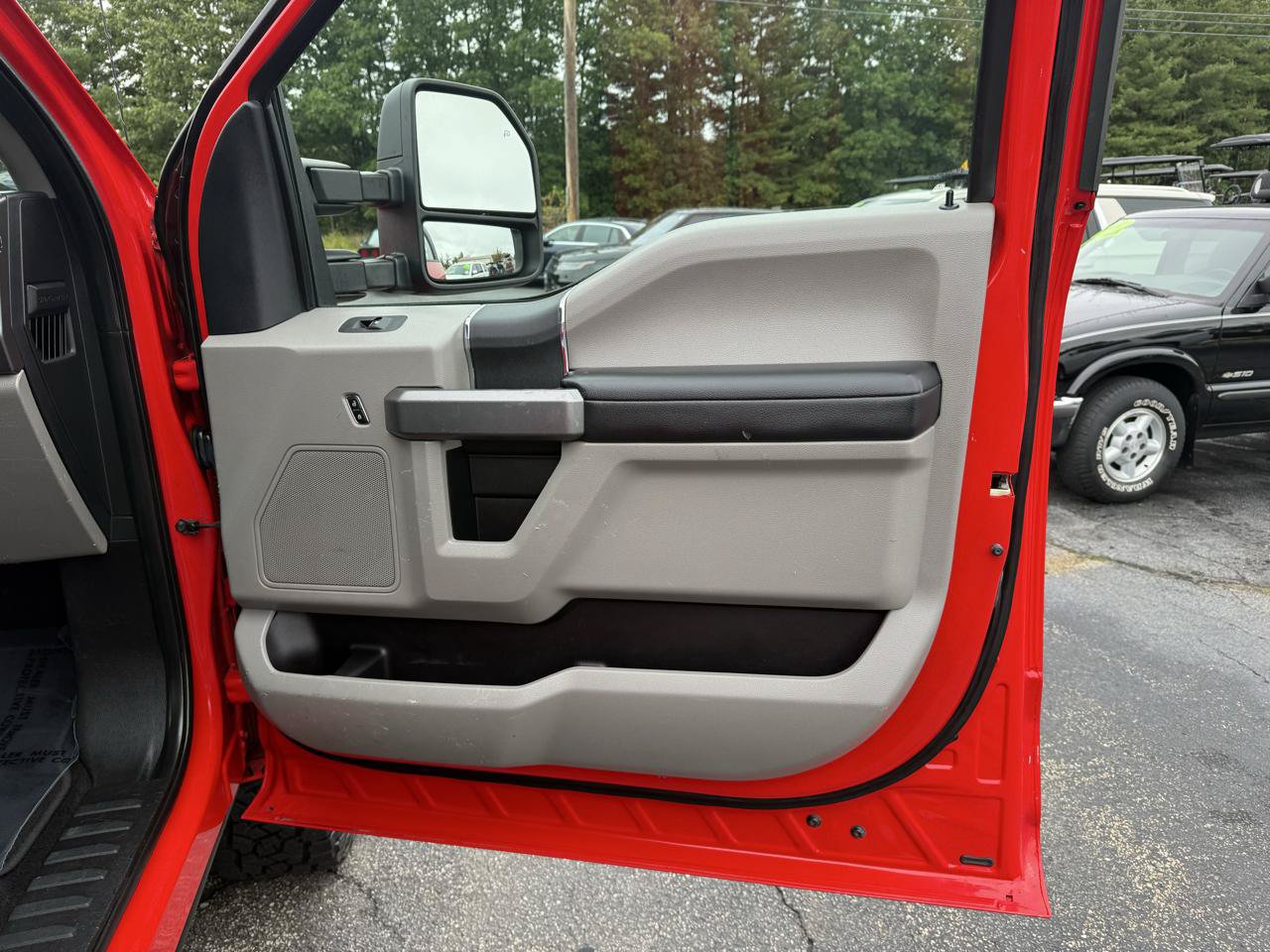 Used 2017 Ford F250 XLT w/ FX4 Off-Road Package AWD/4WD image 22