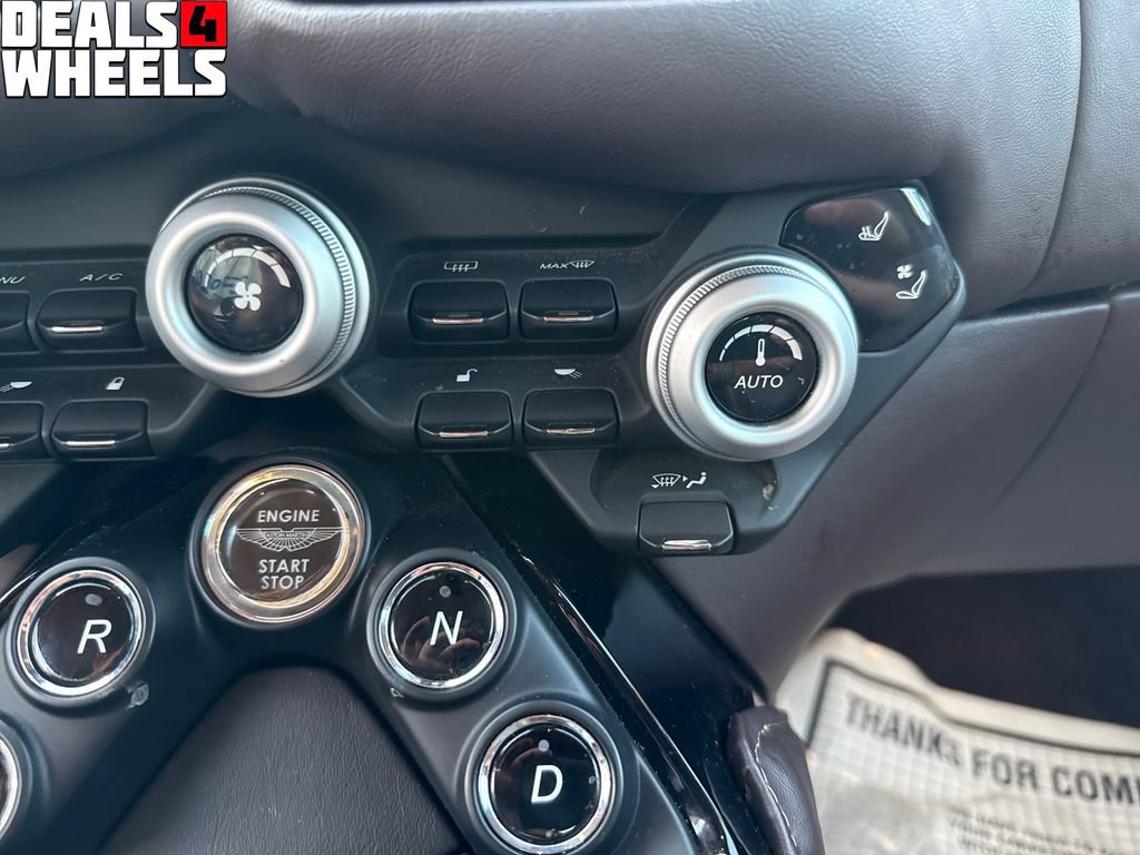 Used 2021 Aston Martin V8 Vantage Roadster RWD image 30