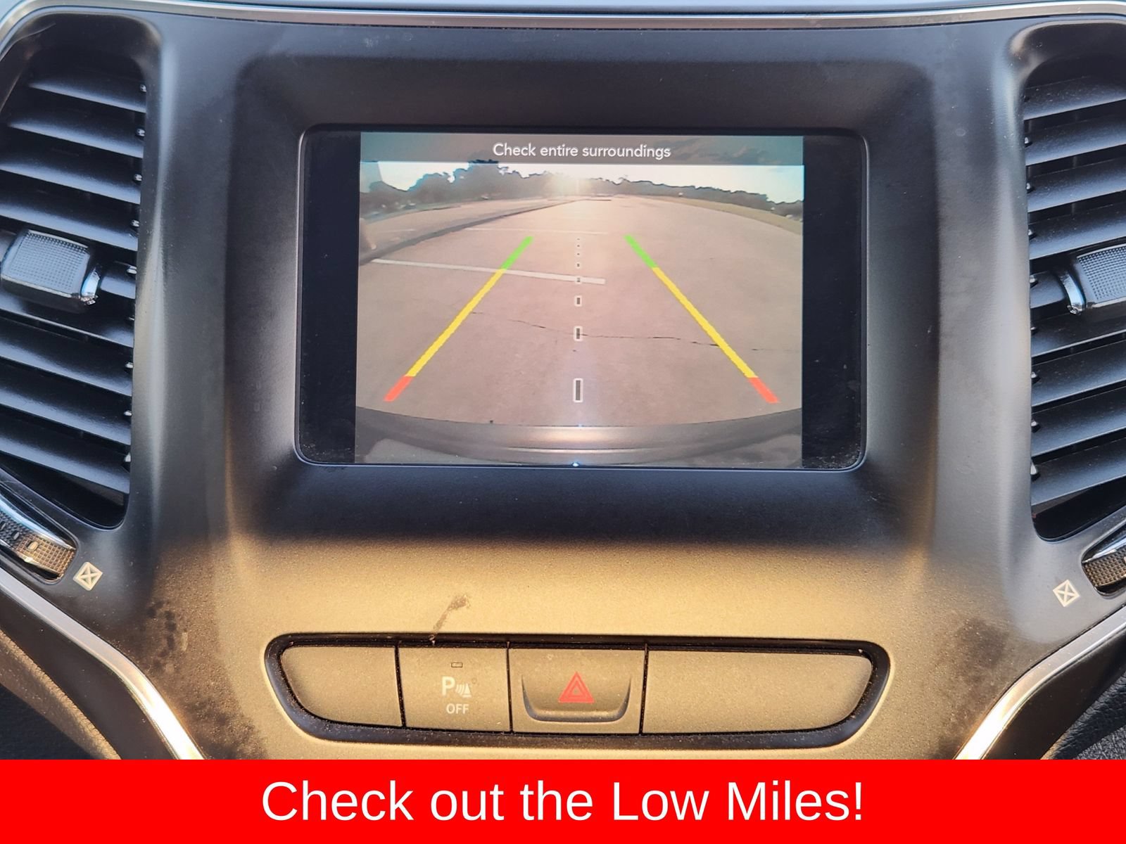 Used 2019 Jeep Cherokee Latitude w/ Popular Appearance Group FWD image 25