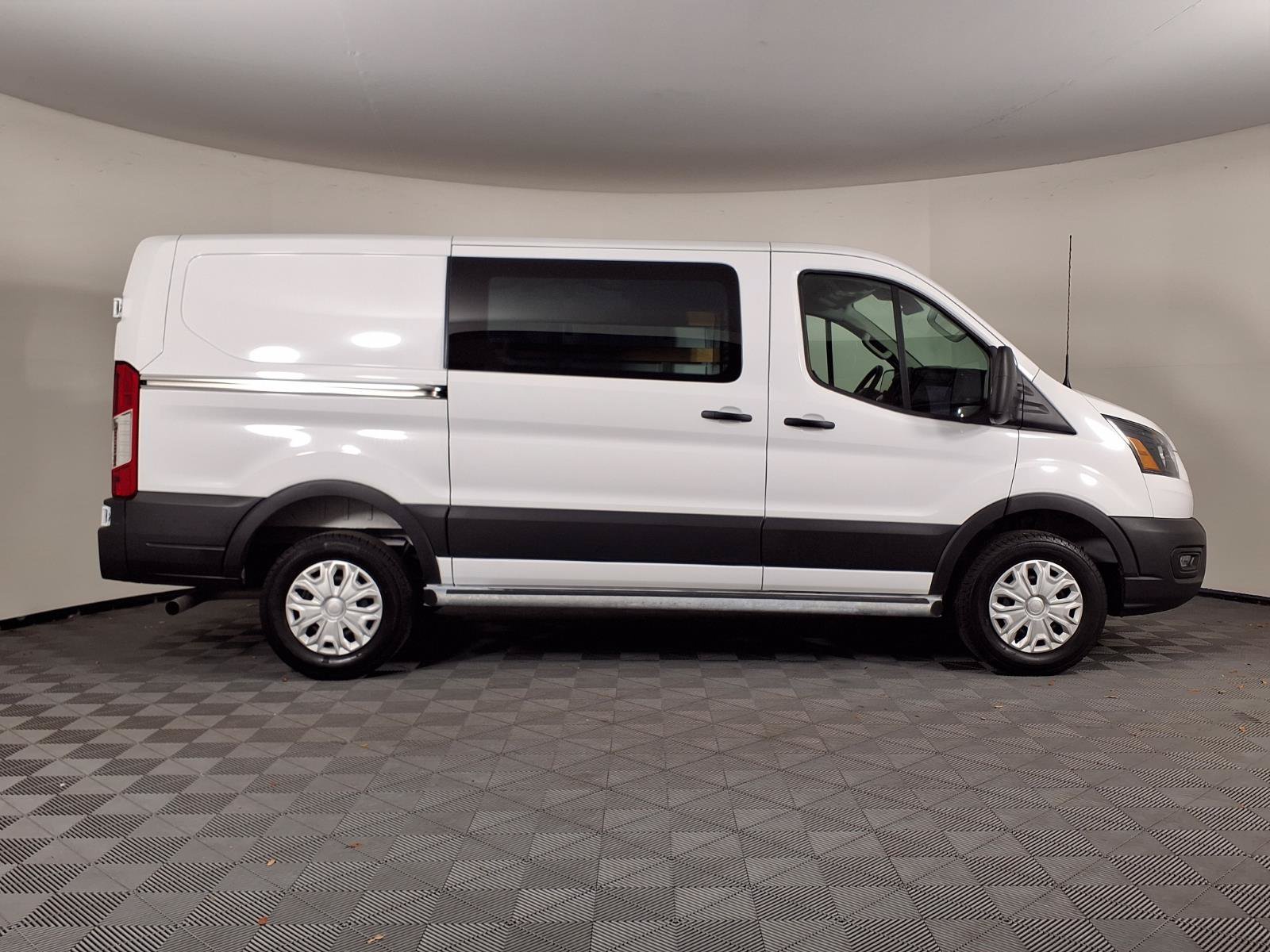 Used 2025 Ford Transit 250 Low Roof w/ Exterior Upgrade Package RWD image 30