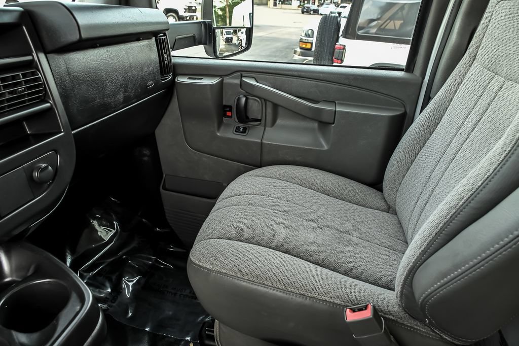 Used 2018 Chevrolet Express 3500 Extended w/ Power Convenience Package RWD image 18