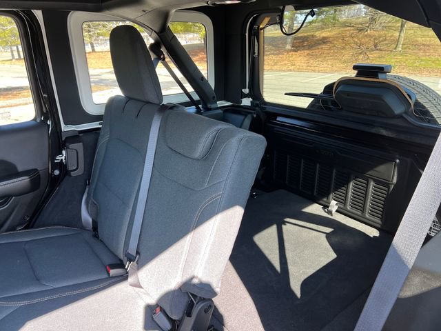 Used 2024 Jeep Wrangler Sahara w/ Technology Group AWD/4WD image 26