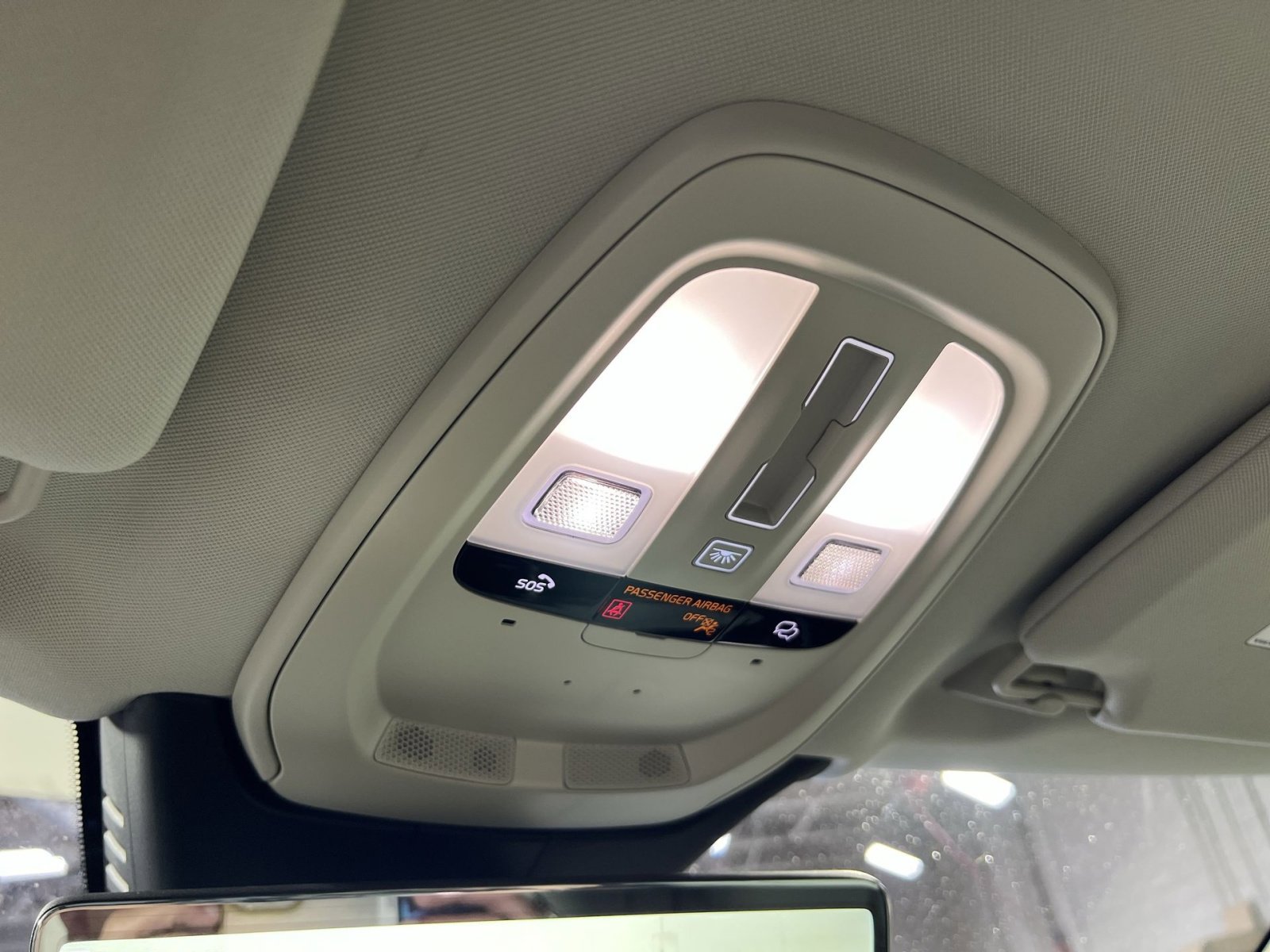 Used 2025 Volvo XC90 T8 Ultra image 34