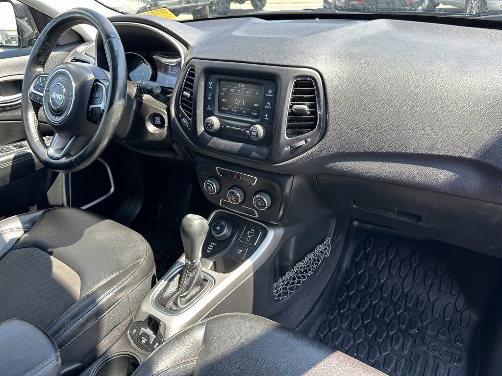 Used 2018 Jeep Compass Latitude image 15