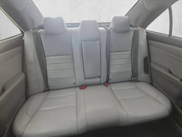 Used 2015 Toyota Camry XLE w/ Moonroof Package FWD image 23