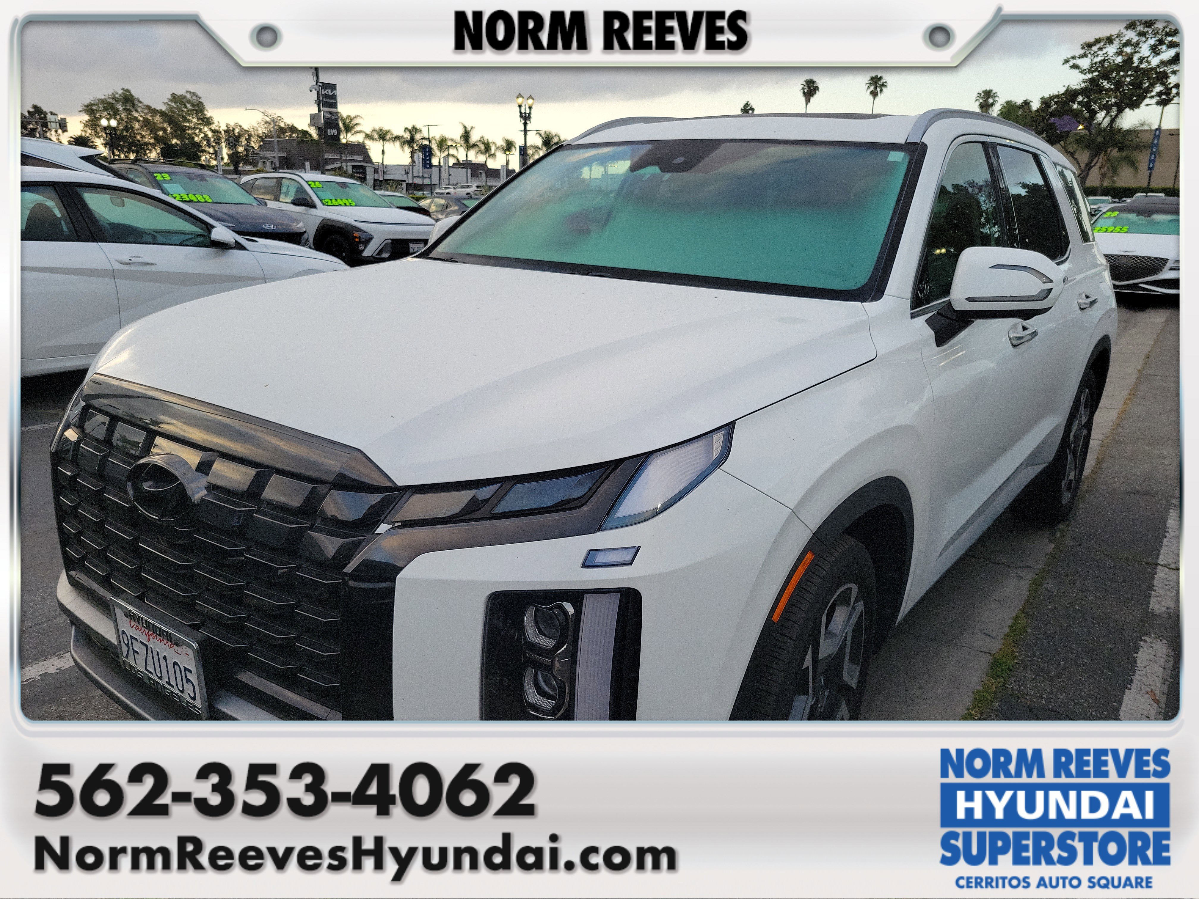 Used 2023 Hyundai Palisade SEL w/ Cargo Package FWD image 1