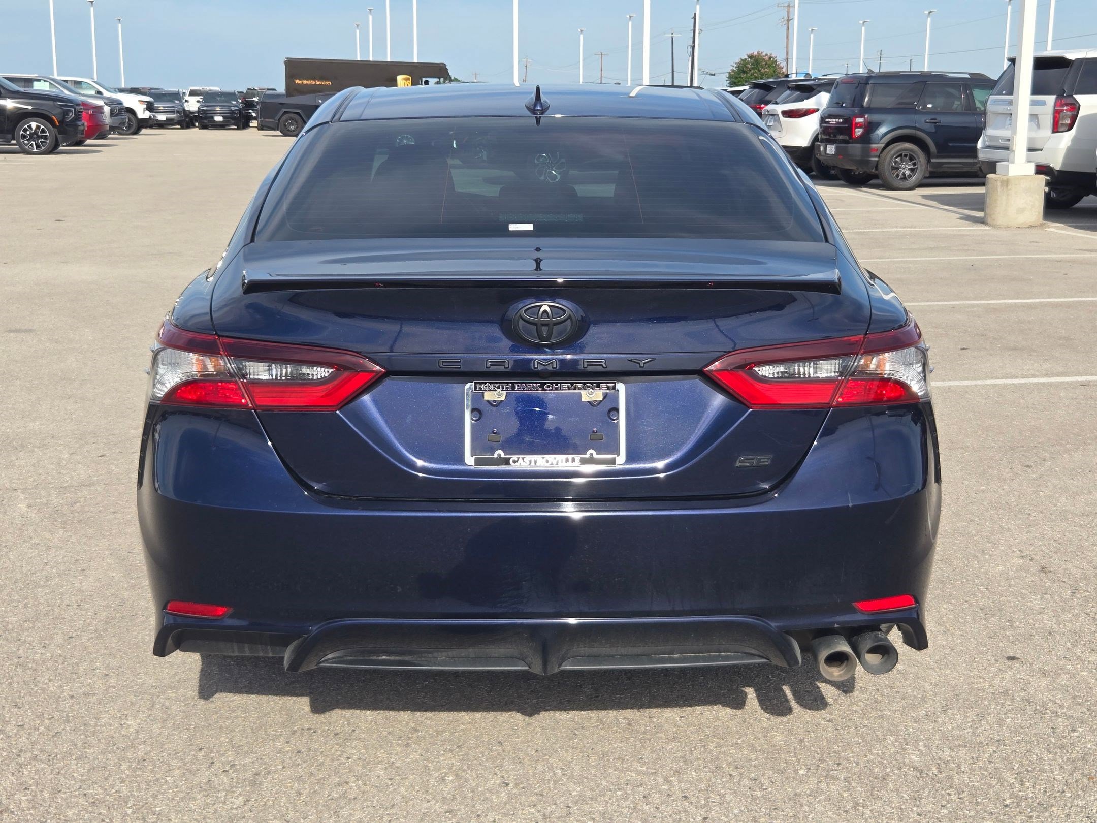 Used 2022 Toyota Camry SE FWD image 4