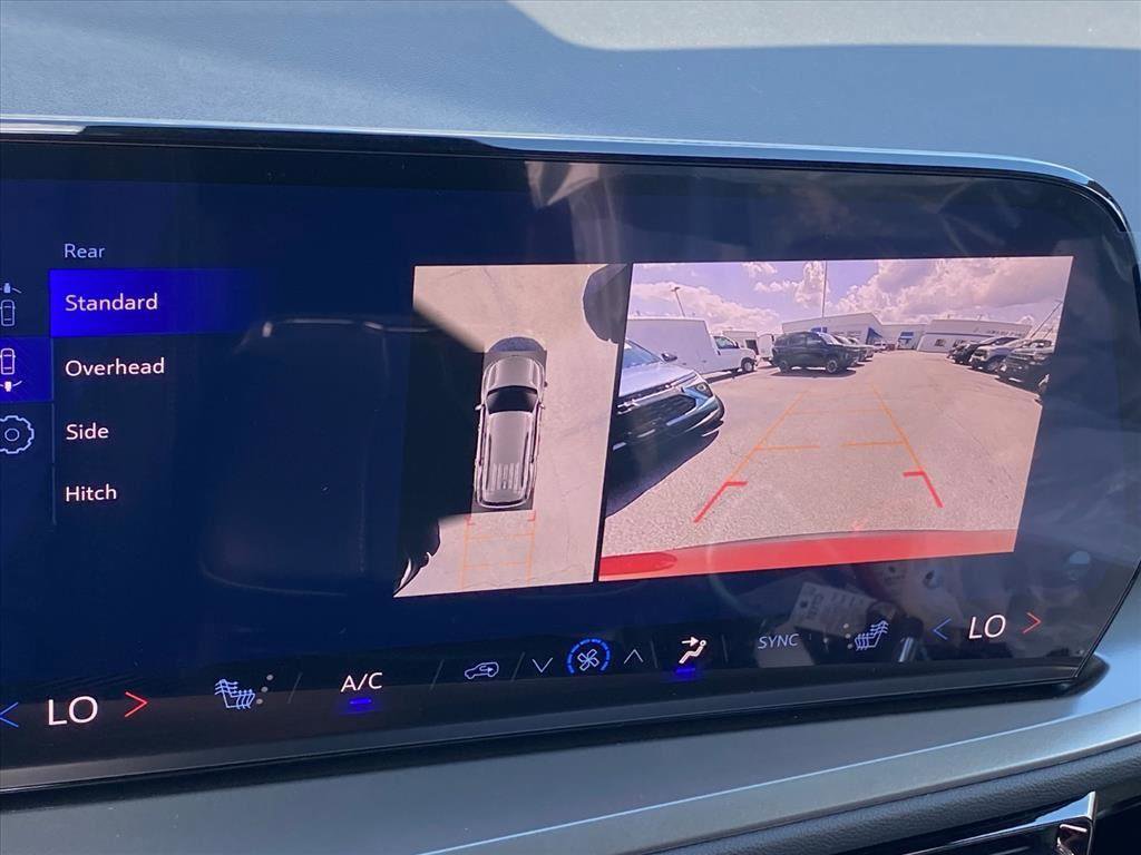 New 2026 Chevrolet Traverse LT w/ Driver Confidence Package image 15