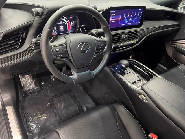 Certified 2022 Lexus LS 500 w/ Accessory Package (Z2) RWD image 16
