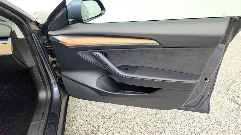 Used 2021 Tesla Model 3 Standard Range Plus RWD image 30