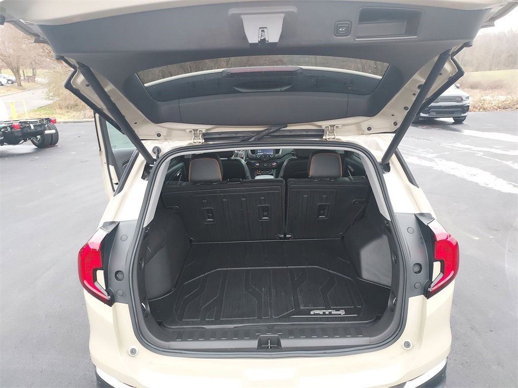 Used 2022 GMC Terrain AT4 w/ Tech Package image 29
