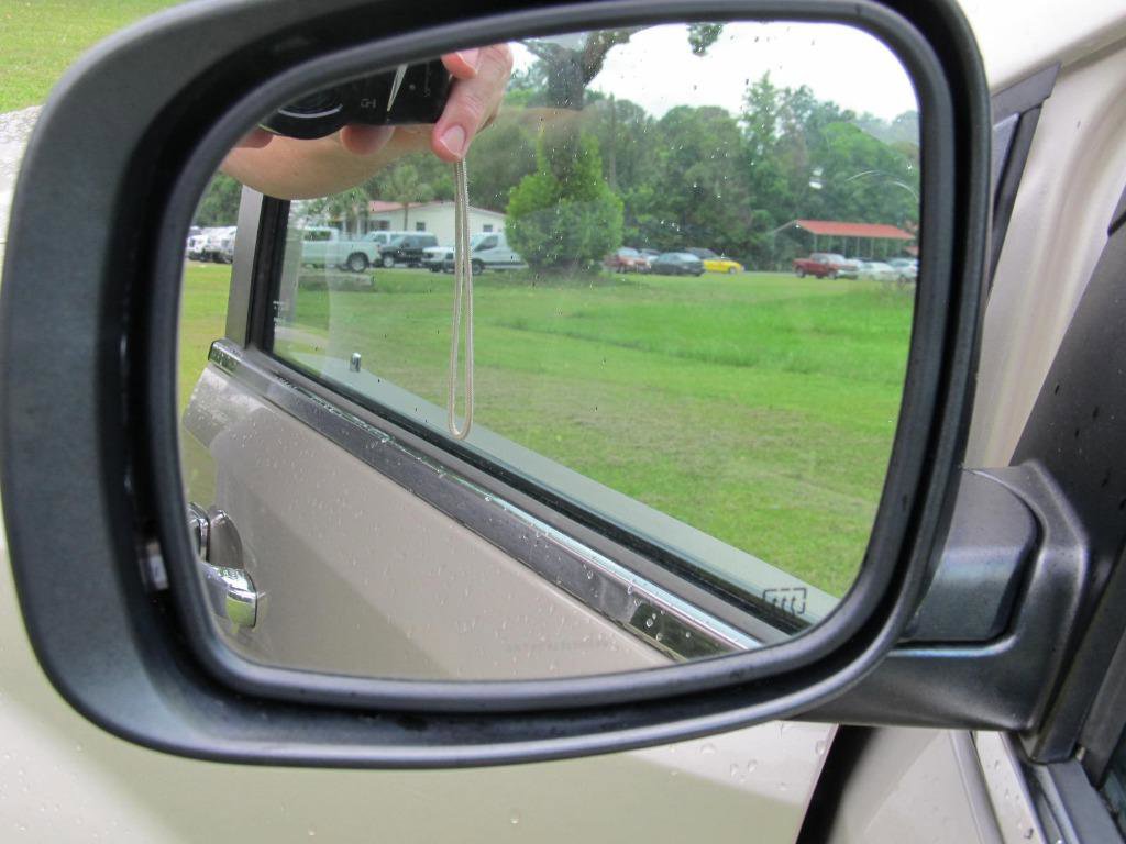 Used 2016 Chrysler Town & Country Touring-L image 16