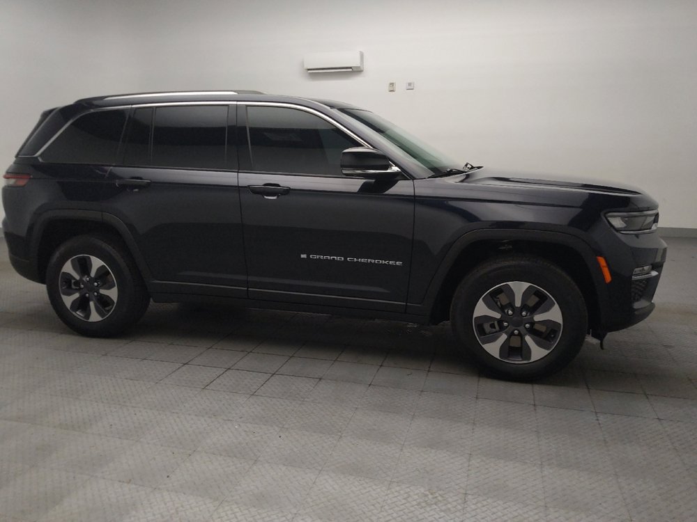 Used 2022 Jeep Grand Cherokee Limited 4xe w/ Luxury Tech Group II AWD/4WD image 11