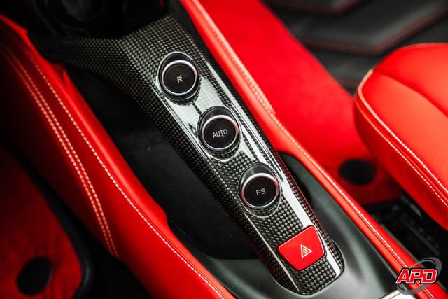 Used 2018 Ferrari 488 GTB RWD image 11