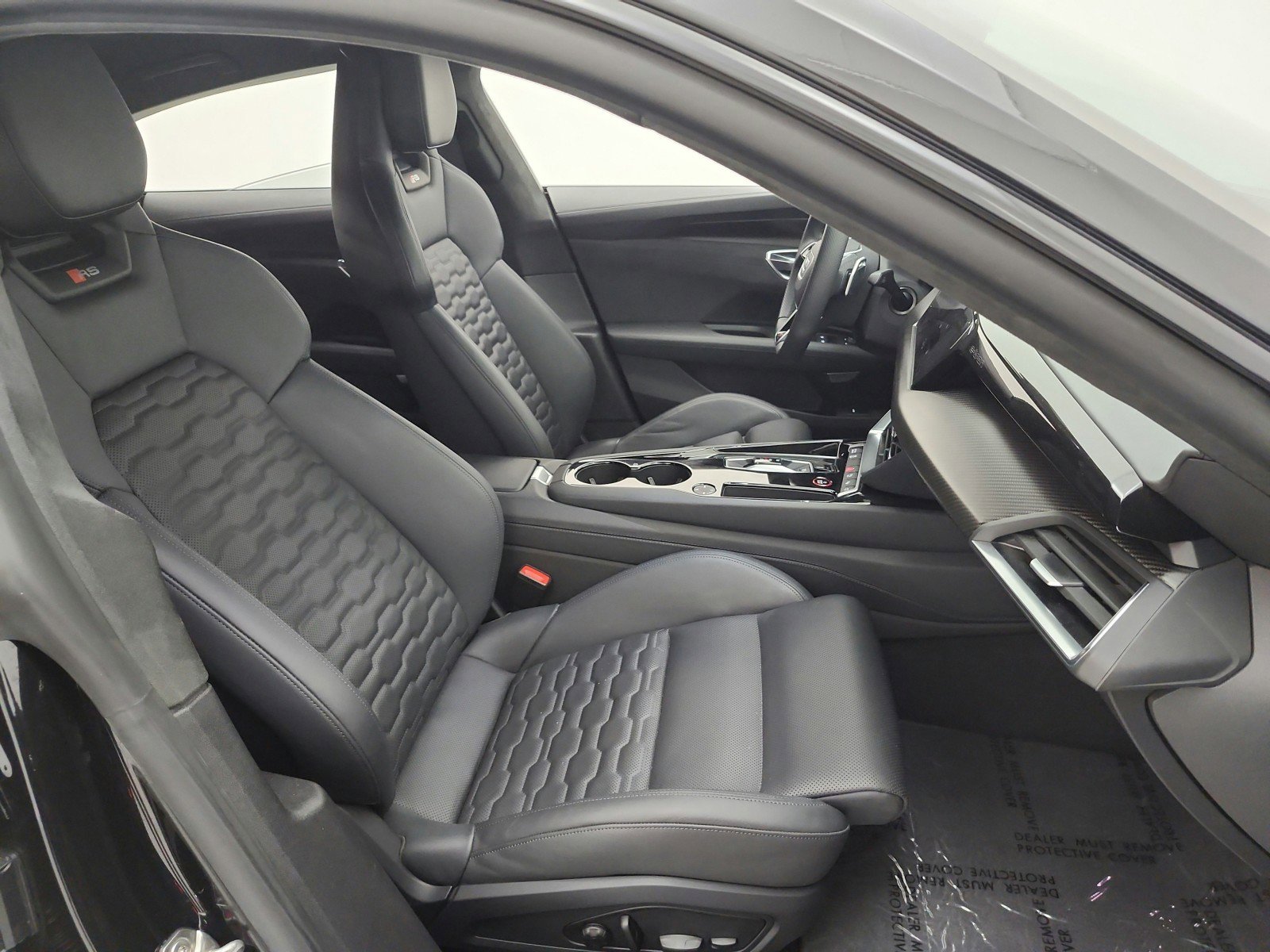 Used 2023 Audi RS e-tron GT w/ Carbon Performance Package AWD/4WD image 18