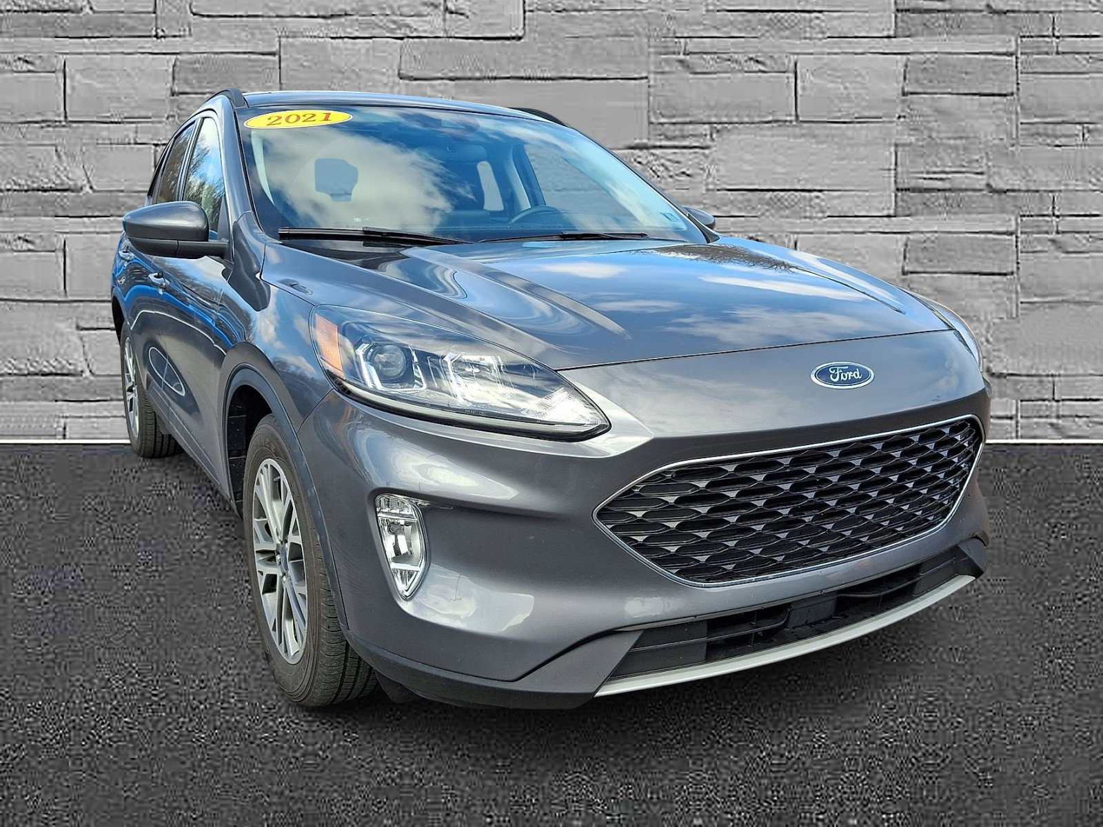 Certified 2021 Ford Escape SEL w/ Technology Package image 2