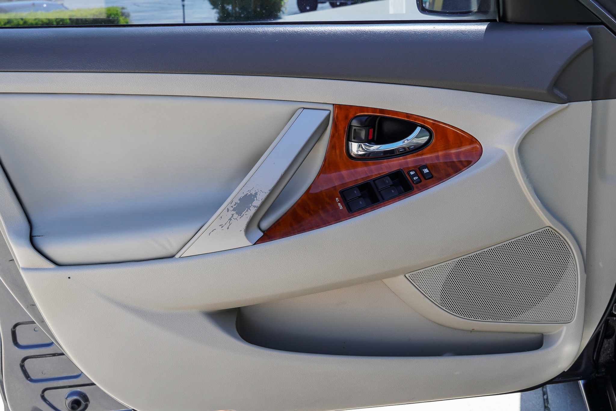 Used 2010 Toyota Camry XLE FWD image 20