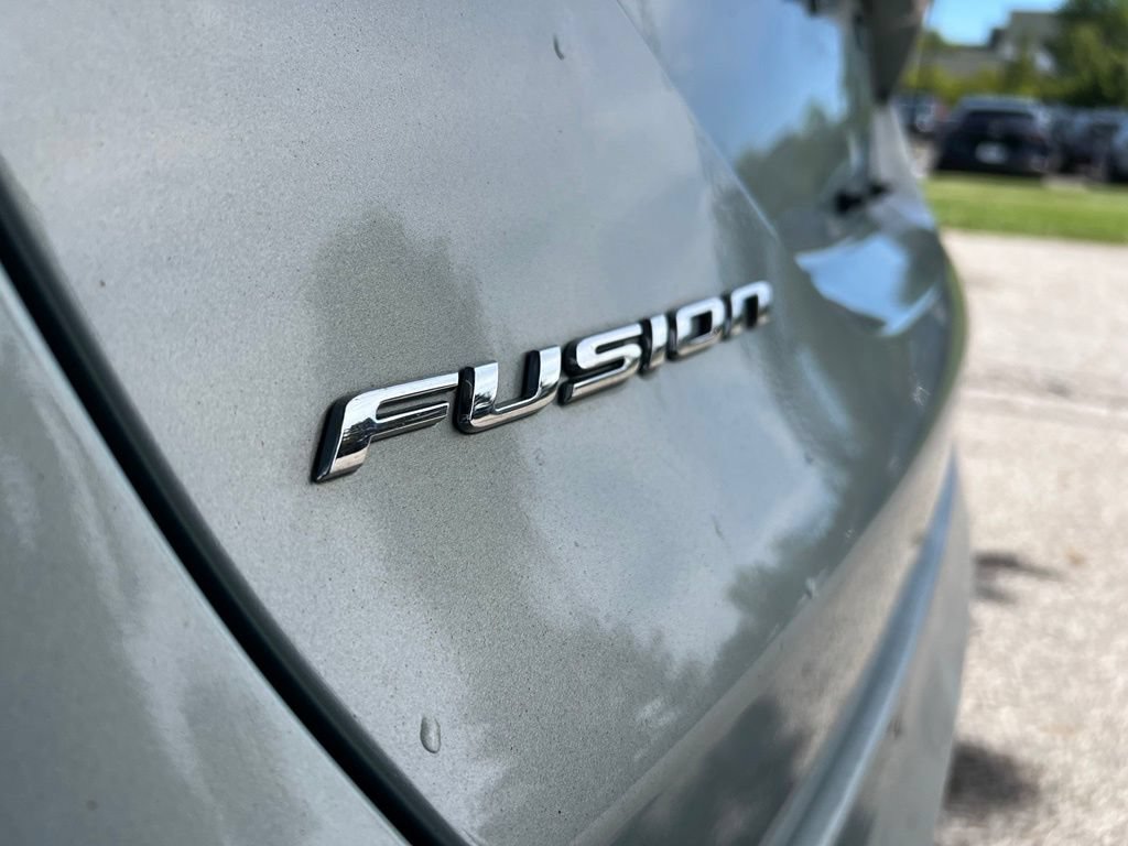 Used 2014 Ford Fusion SE FWD image 12