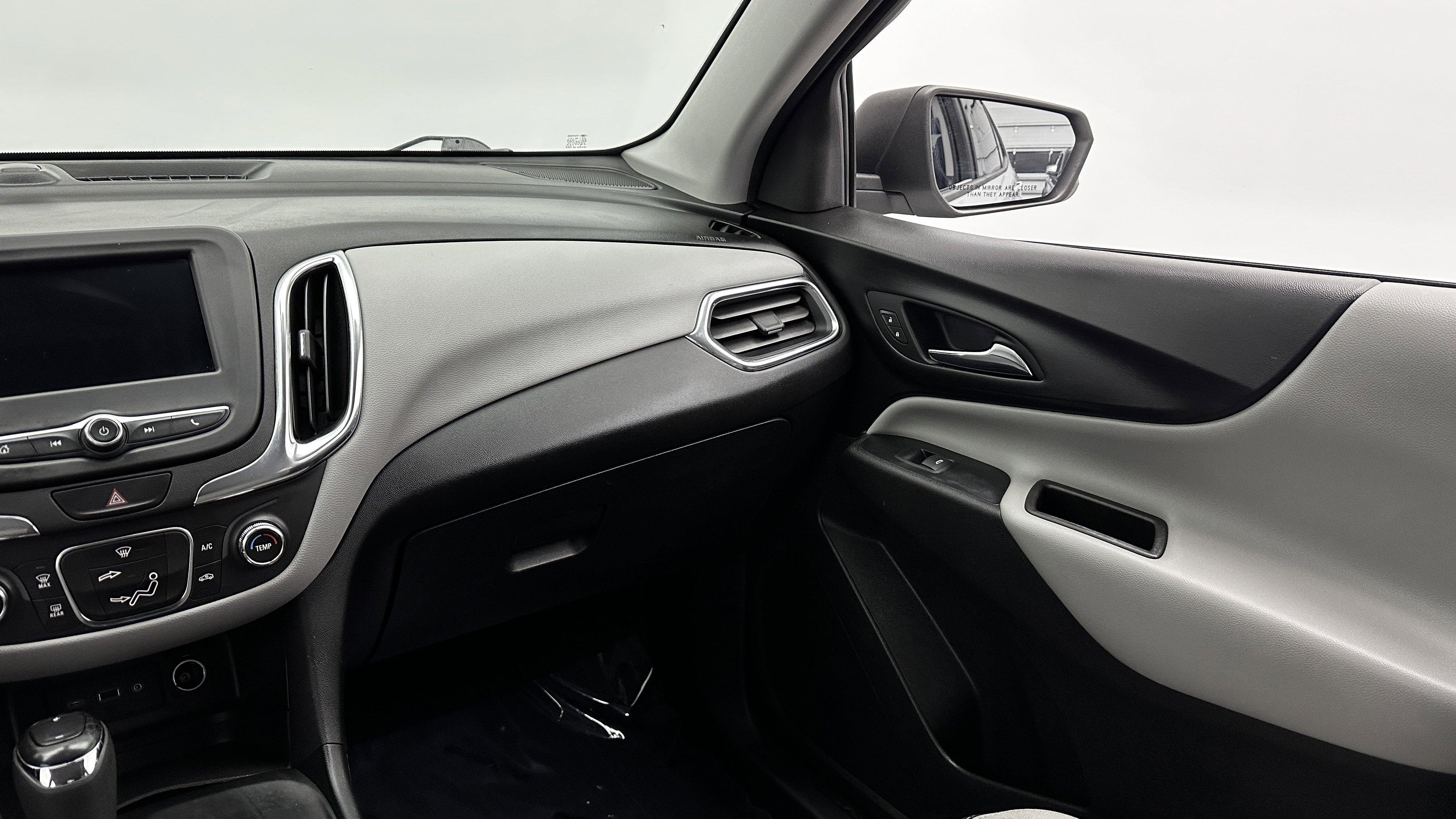 Used 2019 Chevrolet Equinox LS w/ LS Convenience Package image 28