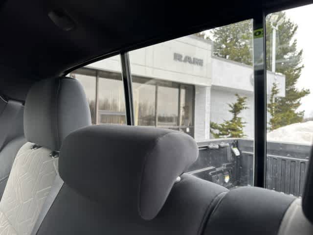 Used 2022 Toyota Tacoma TRD Sport AWD/4WD image 14