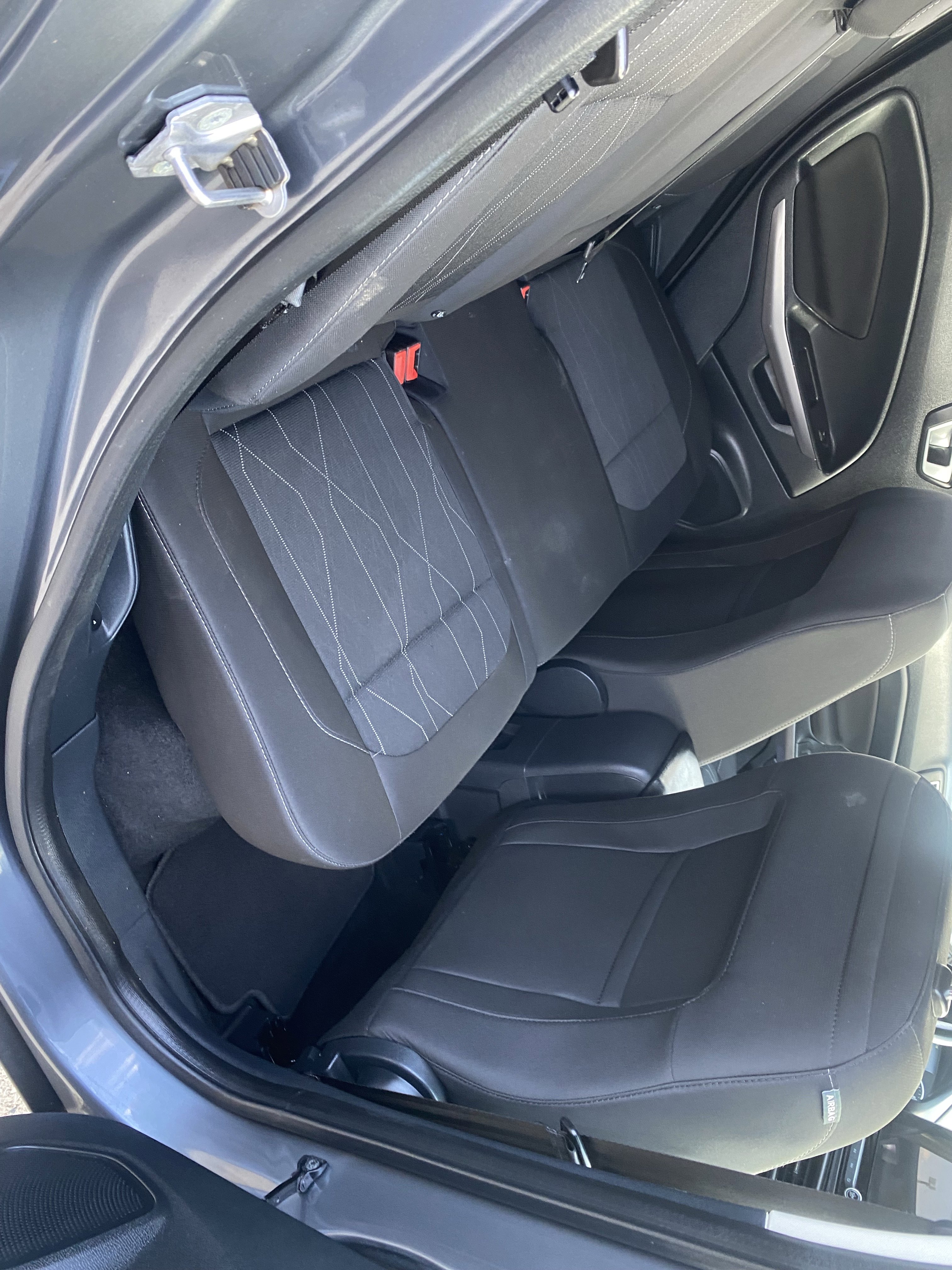 Used 2019 Ford EcoSport SE w/ SE Convenience Package image 11