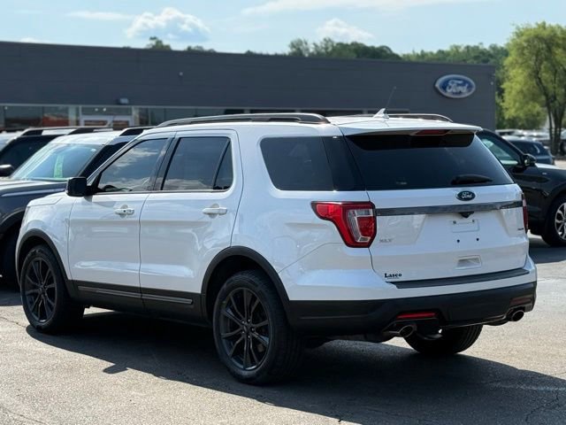 Used 2018 Ford Explorer XLT w/ XLT Appearance Package AWD/4WD image 43
